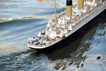 Load image into Gallery viewer, Bancroft RMS Titanic 1/150 Scale 1800mm (70.8") British Liner - RTR
